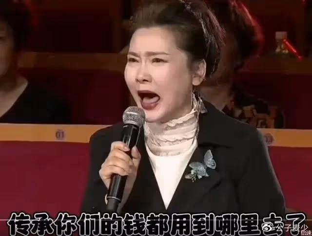 何賽飛怒批行業現狀，字字戳心，丁克十年意外懷孕，被婆婆寵成寶