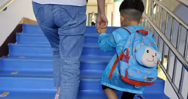 報稅驚見「小孩被阿伯搶去報」！質問媽媽「冷回一句話」人妻氣炸：原地往生
