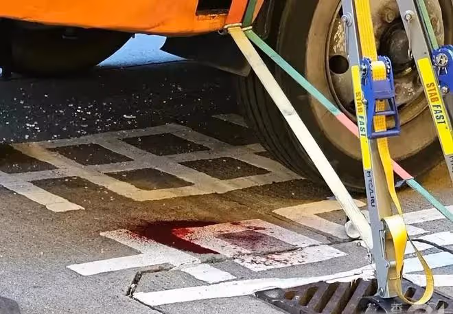 突發!黃渤倪妮劇組8人高空跌落重傷,現場出現血跡一人陷入昏迷
