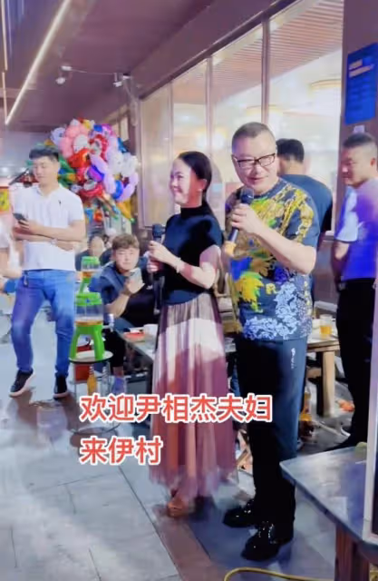 尹相傑夫婦頻現路邊大排檔商演!被曝出場費沒談攏,疑變臉不登台