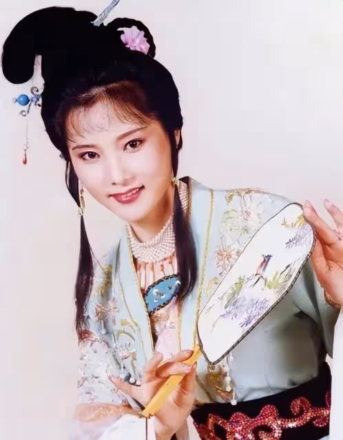 60歲何賽飛怒斥行業亂象，心疼月薪1500戲曲演員，真性情讓人動容