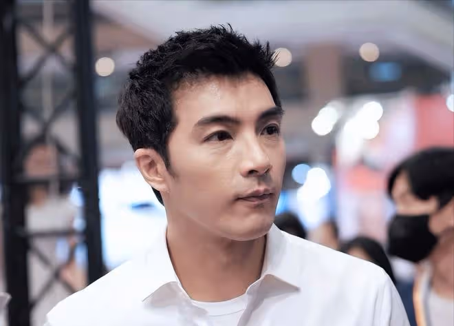 曝賀軍翔出軌!夜總會舌吻3遍辣妹,葛思齊稱有實證,經紀人回應
