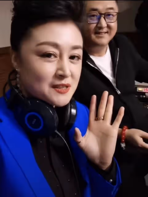 於月仙離世21個月,張學松更改名稱,到赤峰探望於月仙的家人