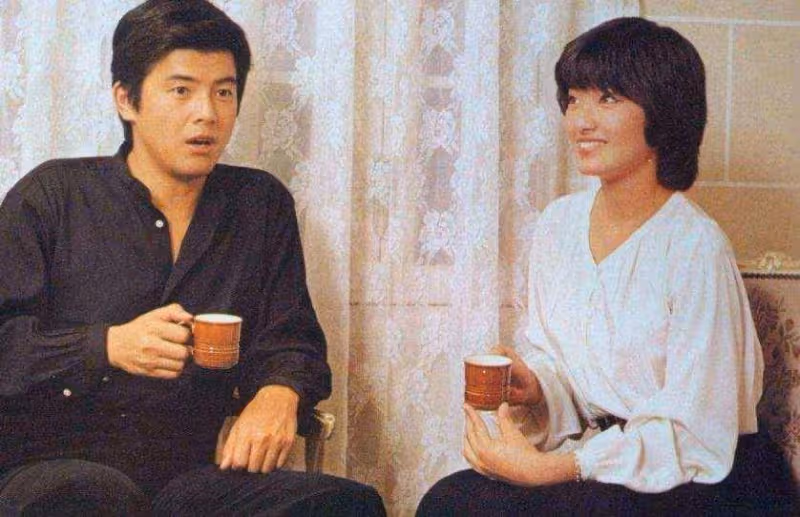 看了山口百惠的春夏穿搭，才發現：再過40年，你穿衣也不如她時髦
