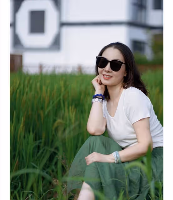 女人過了五十歲,一定要嘗試這款「鎖骨發」,簡約大氣又顯氣質