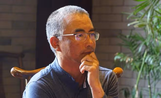 著名導演萬瑪才旦離世,多位導演和親友發文曬合影悼念