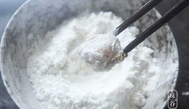 教你在家自製雞米花,又酥又脆,重點是非油炸,更健康~