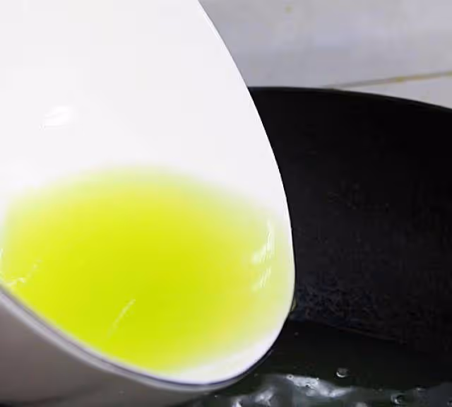 椰蓉黃瓜涼糕,清爽怡人的綠色小甜品~