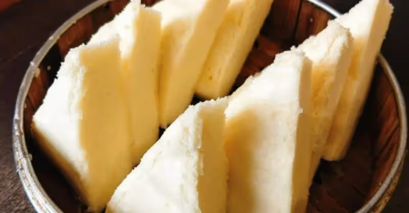 夏天就饞小米這做法，攪一攪上鍋蒸熟，暄軟香甜，比蛋糕好吃~