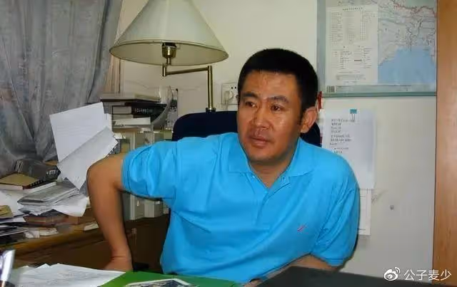 央視主持人趙赫:退休僅6個月後去世,臨終前40字遺言讓人淚目