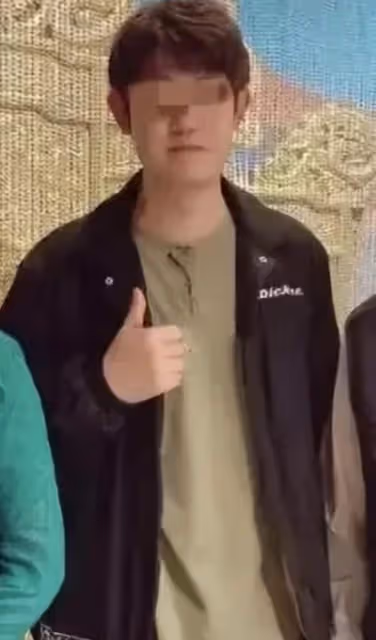 李天一出獄後首曝全家福！穿百元衣大變樣，曝改名換姓將移民美國