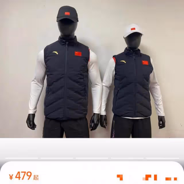李天一出獄後首曝全家福！穿百元衣大變樣，曝改名換姓將移民美國