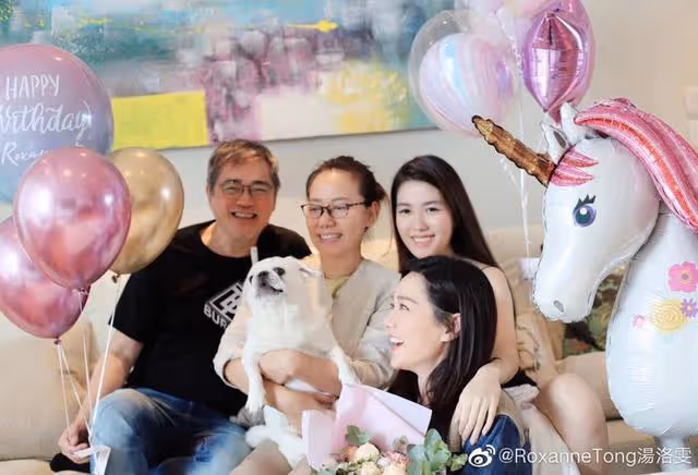 TVB女星曬家庭照!被指與母親五官如粘貼複製,網紅妹妹膚白貌美