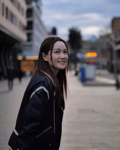 TVB女星曬家庭照!被指與母親五官如粘貼複製,網紅妹妹膚白貌美