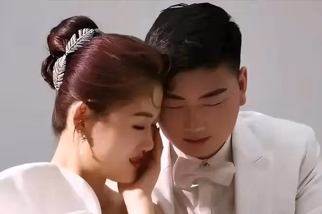 陳萌獨自去做產假,手拿B超單沉默不語,發文24字評價朱小偉