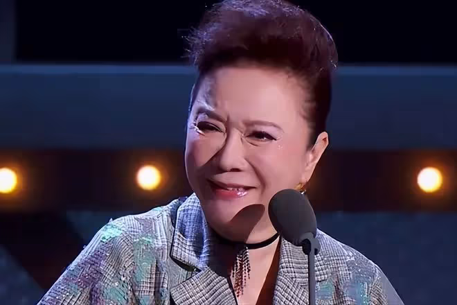 61歲整容上癮,後遺症凸顯,蔡明終於知道自己被醫美坑慘了