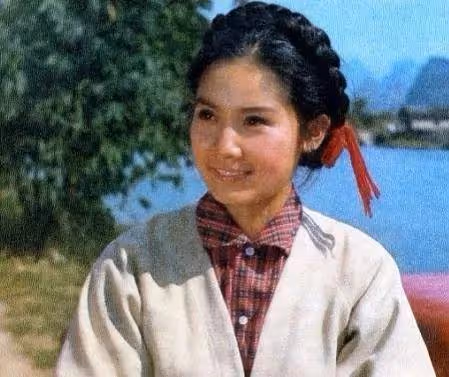 演員張力維:告別導演丈夫,離婚後獨自帶娃,如今她還好嗎?