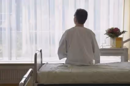 家有五兄妹!童年因家窮「靠國中同學接濟2年」「應徵到大公司」突然接到同學來電