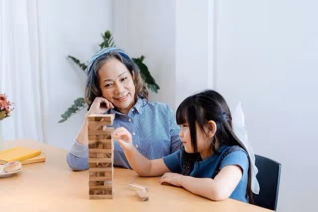 外孫女打孫子，我氣不過教訓了外孫女，女婿：離開我家