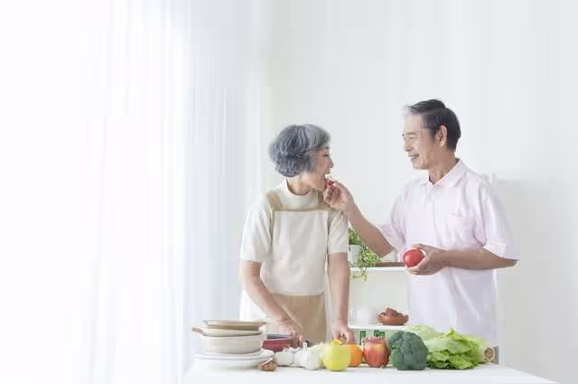 我和老伴退休金9000，兒子不願結婚，我們搬到了他的婚房住，挺香