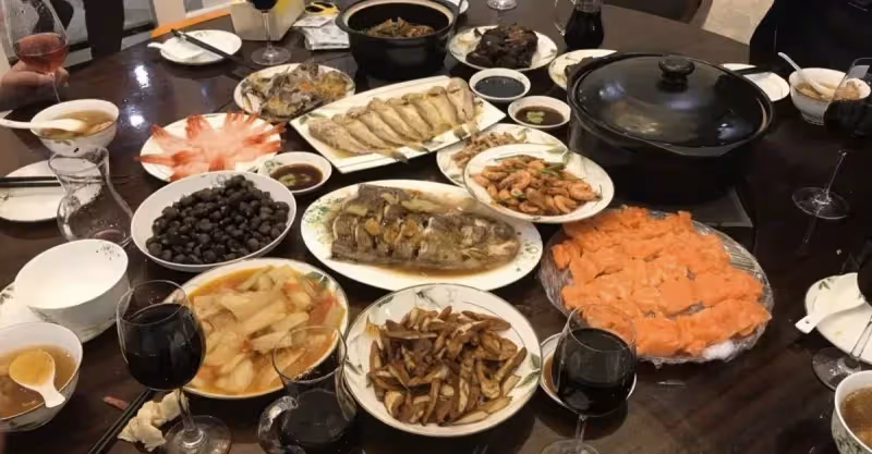 母親過大壽,丈夫故意拖到飯點才進門,看到廚房的東西後我明白了!