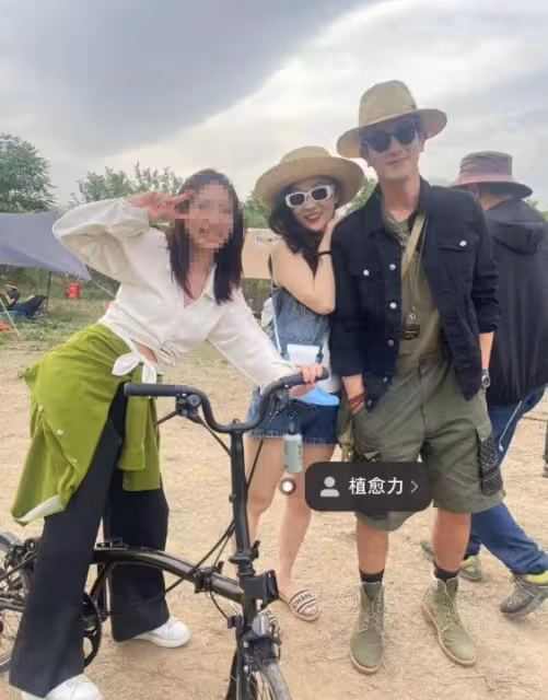 杜江夫婦露營被偶遇,霍思燕穿拖鞋腿部壯實,身材被拍成五五分