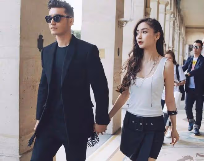 baby歐陽娜娜澳門看演唱會,站人群中氣質出眾,笑容甜美狀態獲贊