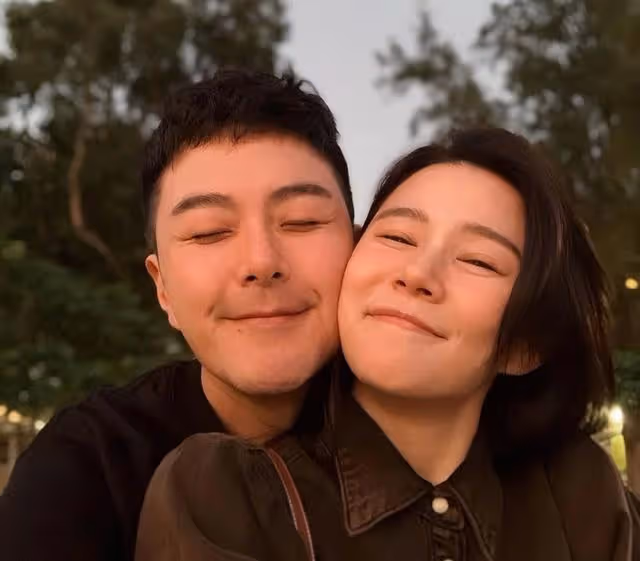 TVB知名男星慶祝結婚五周年,送妻子六位數鑽石配飾,遭網友催生