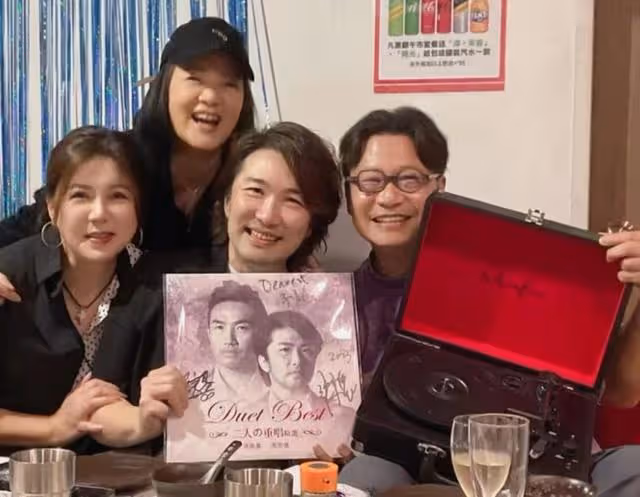 好甜!TVB知名綠葉罕曬夫妻合照,再婚20年未有生育無損之間感情