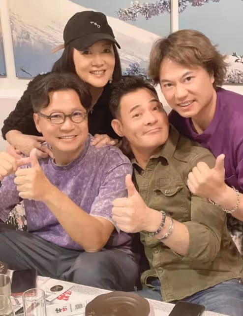 好甜!TVB知名綠葉罕曬夫妻合照,再婚20年未有生育無損之間感情