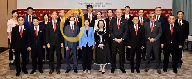 59歲李澤鉅出席大佬聚會,一頭白髮顯憔悴!曾透露羨慕弟弟李澤楷