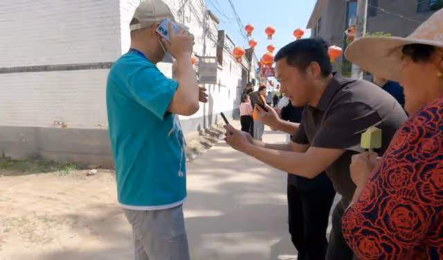 演出被扔磚頭?大衣哥正式委託律師維權,為再登春晚掃清輿論障礙