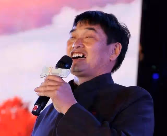 演出被扔磚頭?大衣哥正式委託律師維權,為再登春晚掃清輿論障礙