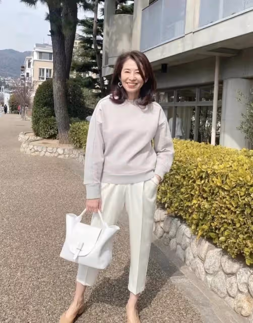 「九分褲」才是炸街首選，配上這幾雙鞋，50歲女人也能美到爆表