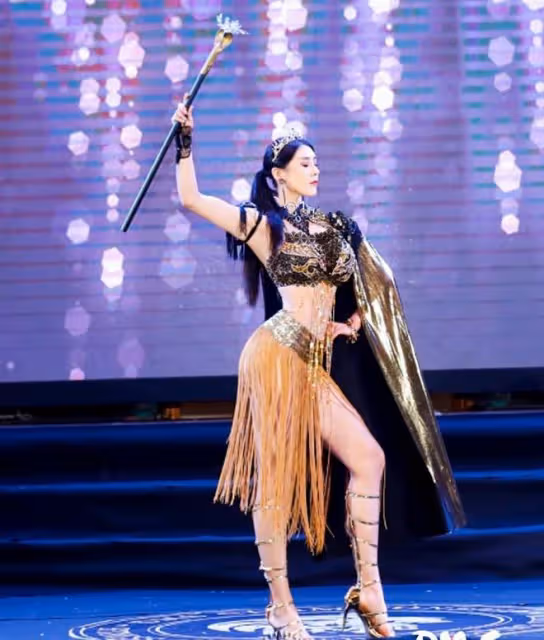 健身美女劉太陽火了!蜂腰細臀美到犯規,網友:這身材不得不服啊