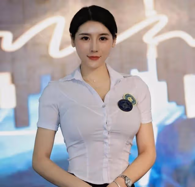 健身美女劉太陽火了！蜂腰細臀美到犯規，網友：這身材不得不服啊