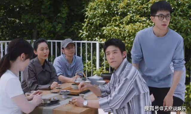 《後浪》裝可憐博同情?把「窮」當砝碼的趙力權,早就被父母同化了