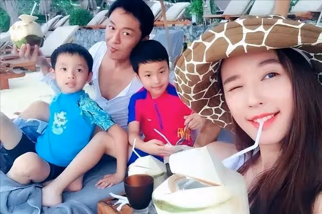 演員吳佳尼:嫁大21歲馬景濤,離婚後獨自帶孩子,如今她還好嗎?