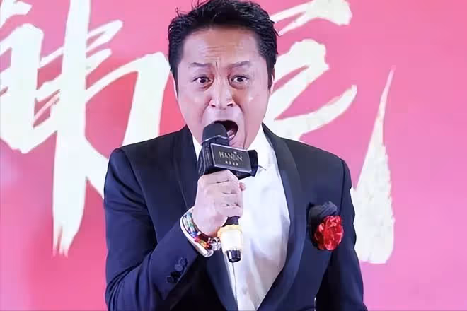 演員吳佳尼:嫁大21歲馬景濤,離婚後獨自帶孩子,如今她還好嗎?