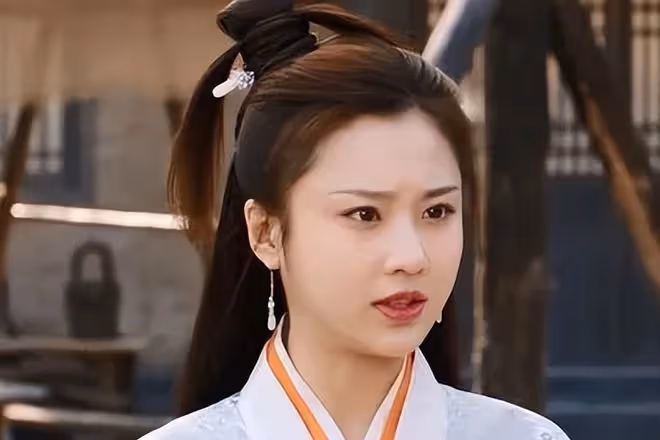 演員吳佳尼:嫁大21歲馬景濤,離婚後獨自帶孩子,如今她還好嗎?