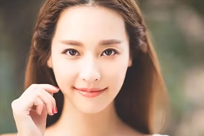 演員吳佳尼:嫁大21歲馬景濤,離婚後獨自帶孩子,如今她還好嗎?