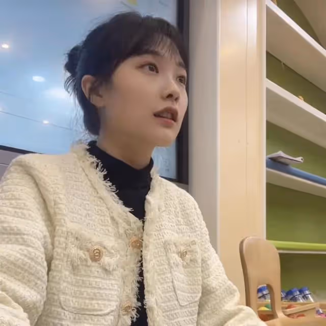 挖呀挖黃老師：顏值差距有點大不僅判若兩人，還直接泯然於眾人了