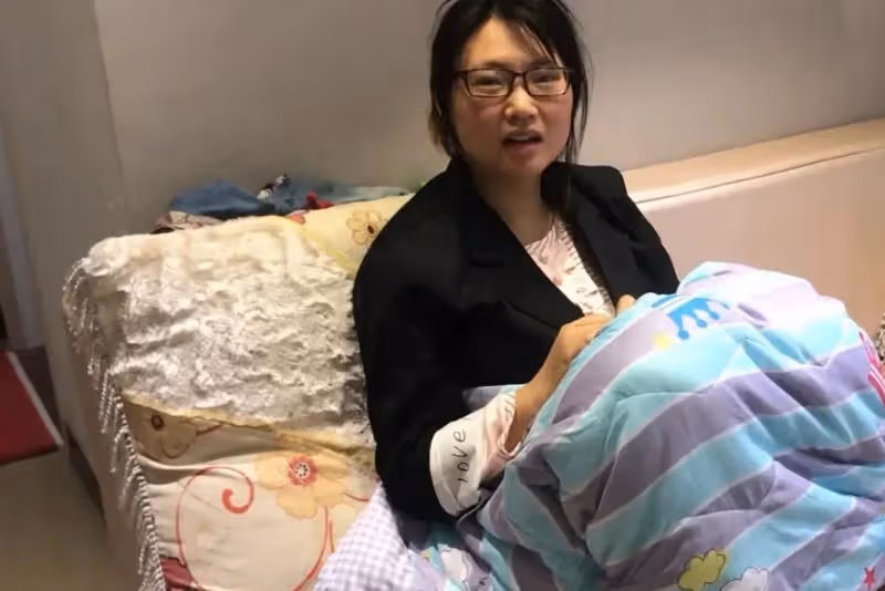 女兒遠嫁鳳凰男,要求父母陪嫁一套房,母親:養女兒不為扶貧