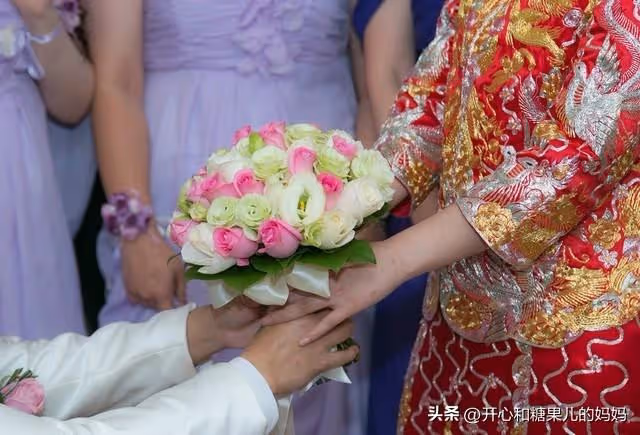 三胎順產男孩,丈夫卻向妻子索要20萬,婆婆:養了三年和親生一樣