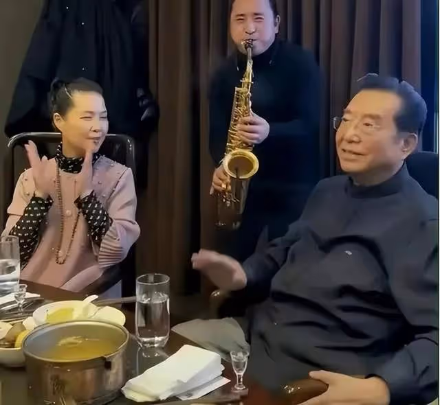 李天一出獄照惹風波,照片主人連忙回應:那人是我,李家或將移民