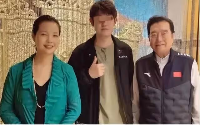 李天一出獄照惹風波,照片主人連忙回應:那人是我,李家或將移民