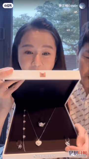 黃翠如蕭正楠結婚5周年！送全套鑽飾製造驚喜遭撞破掃興收場