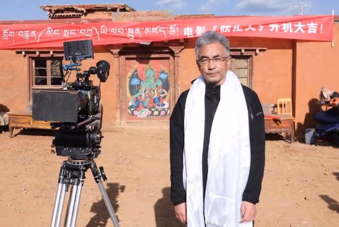著名藏族導演萬瑪才旦離世,年僅53歲,生前最後露面照片公開
