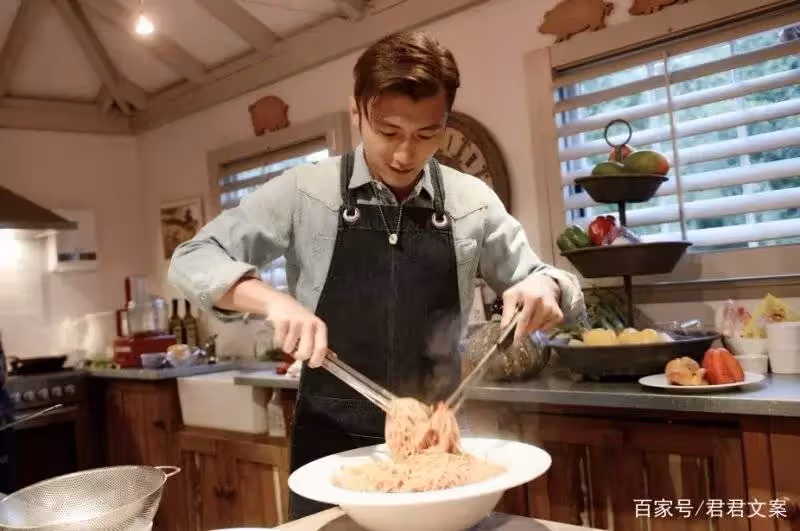 主持人問謝霆鋒:與張柏芝能否復合,謝霆鋒只回應4個字!