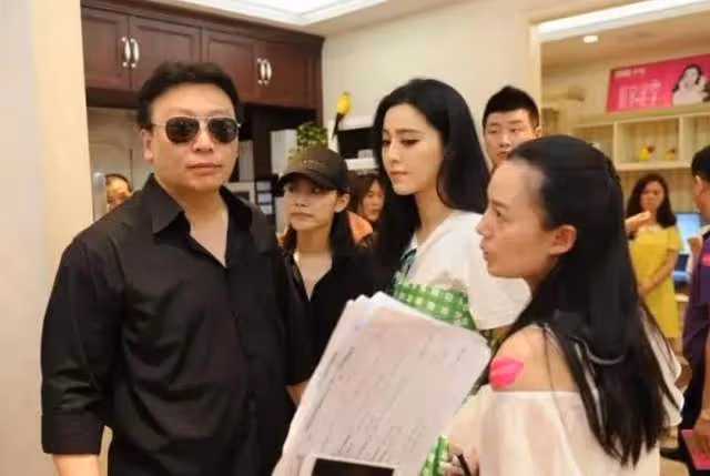 范冰冰成坎城「寵兒」,最後一套禮服頗顯貴氣!疑獲背後大佬相助